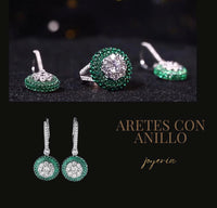 Set de aretes con anillo con zirconias. Combinado verde con blanco lo